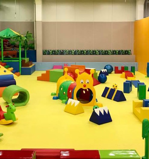 Oдин из самых больших парков аттракционов под крышей в Балтии   - FUN PARK