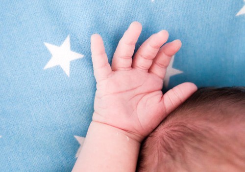 Лекции "Уход за новорожденным" и "Уход за новорожденным дома" - чем они отличаются?