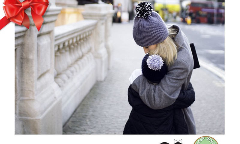 Праздничный каталог подарков Huggies®: Тёплые, стильные, видимые шапочки - www.babyboutique.lt