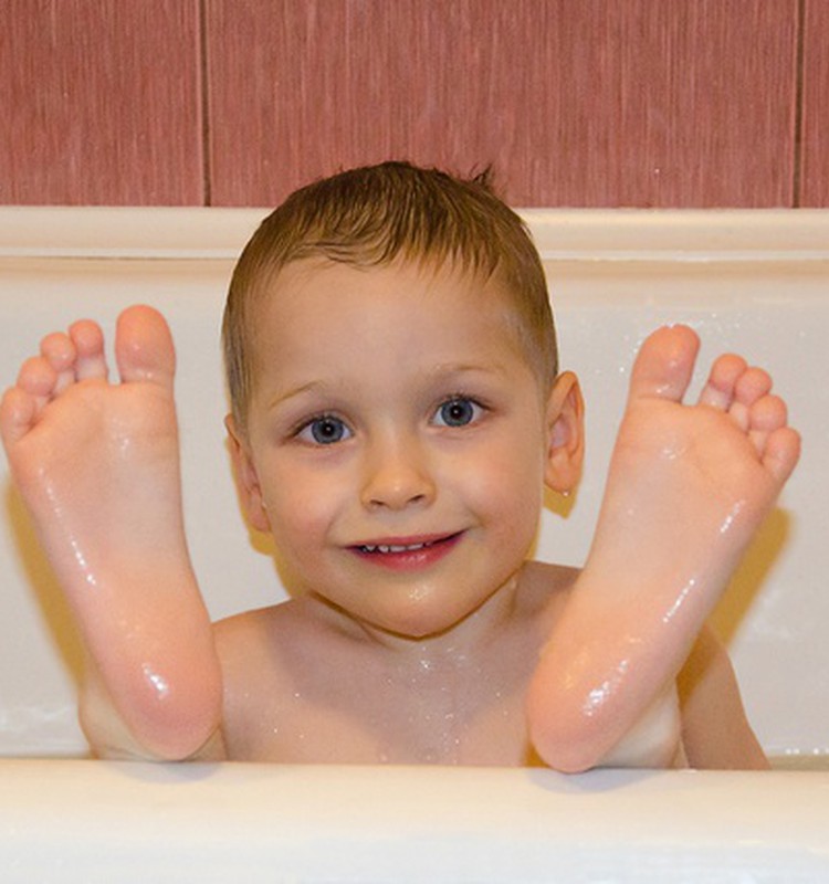 Креативно, практично, современно: Что делать, если ребёнок не любит мыться?